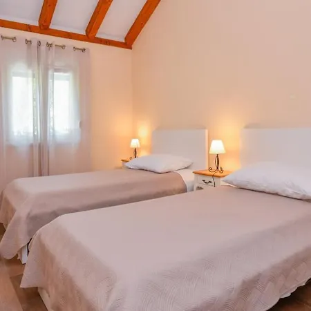 Villa Mint - By Guide