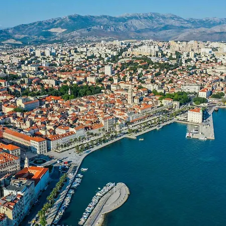 Villa Mint - By Guide