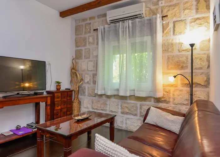 Mint - By Guide Willa *