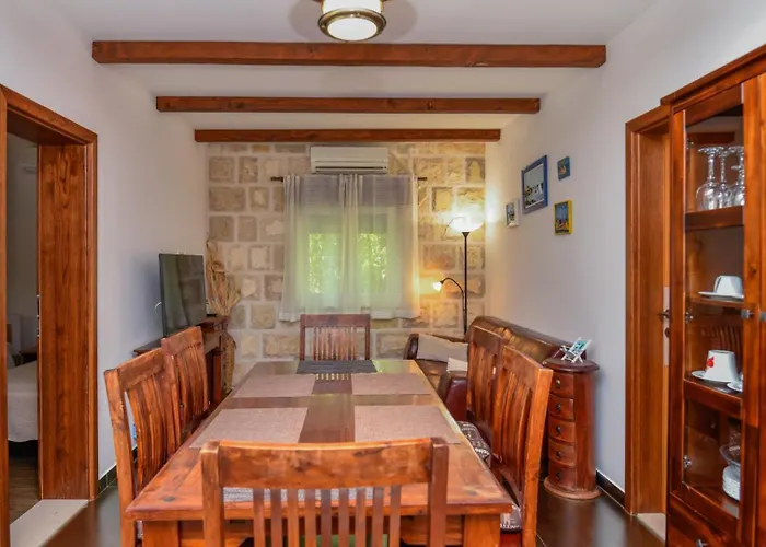 Mint - By Guide Willa *