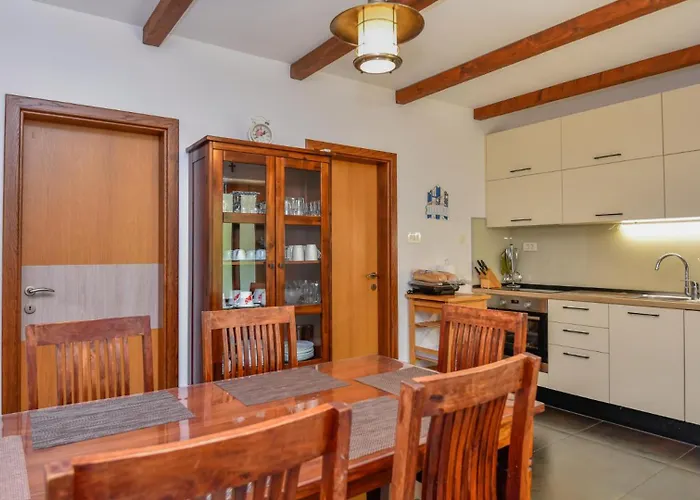 Mint - By Guide Willa *