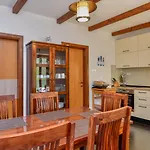Mint - By Guide Villa *