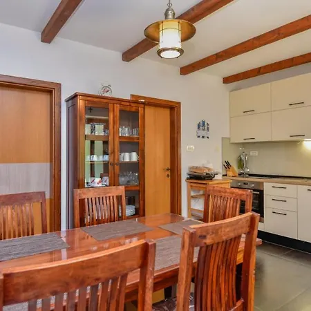 Mint - By Guide Βίλα