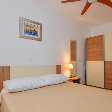 Mint - By Guide Βίλα