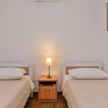 Villa Mint - By Guide