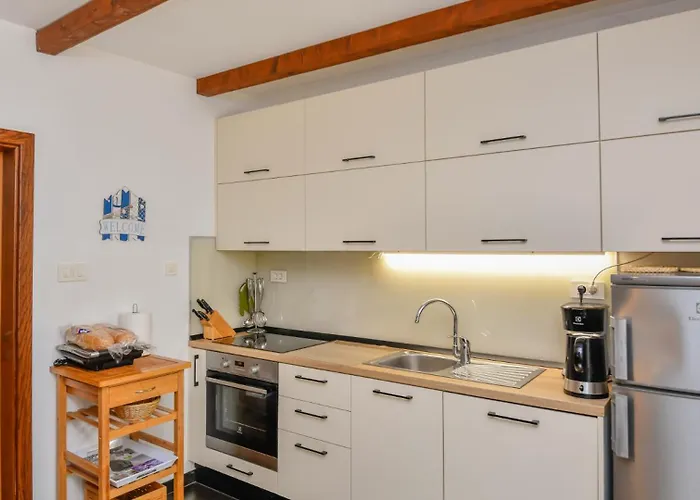 Mint - By Guide Villa *